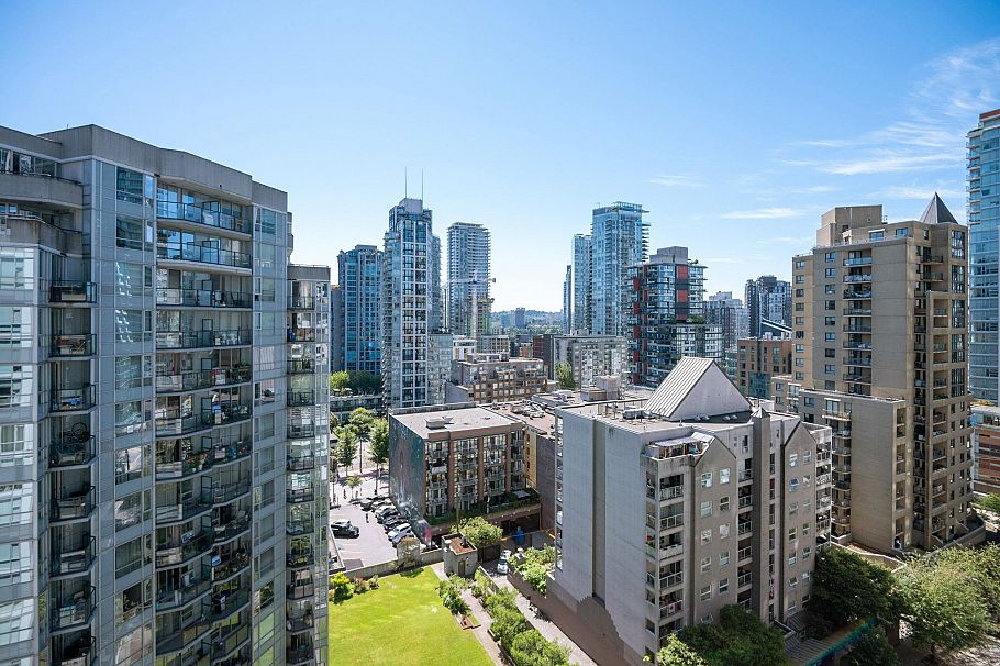 1206 1205 Howe Street Vancouver, BC - 24