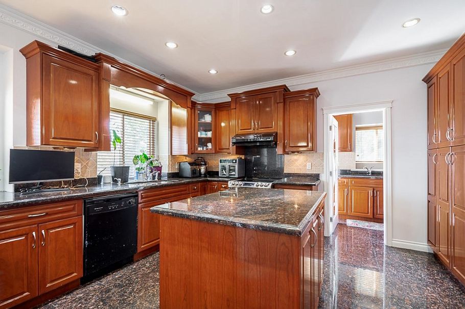 1306 E 60 Avenue Vancouver, BC - 12