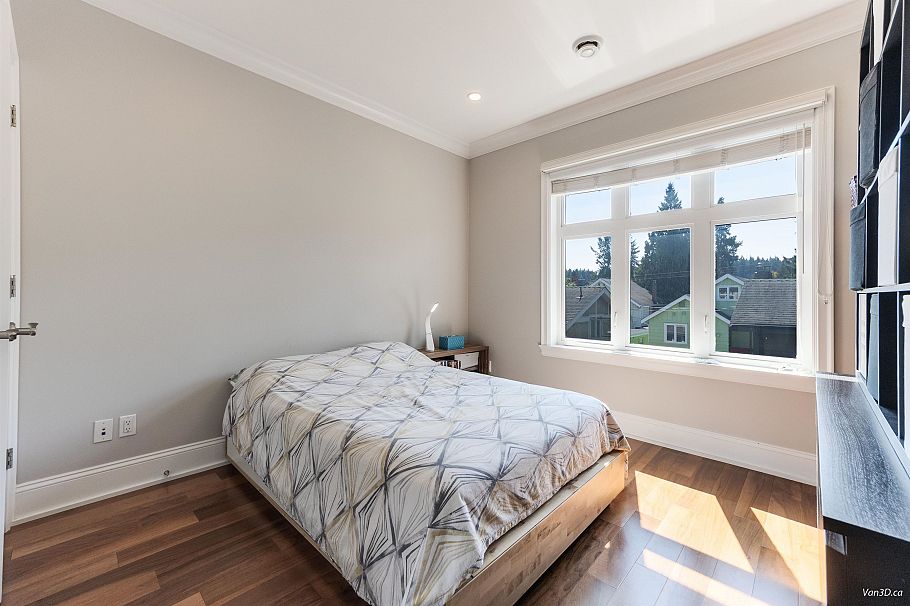 4698 W 11th Avenue Vancouver, BC - 23