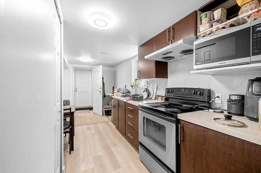 1722 E 41st Avenue Vancouver, BC - 31