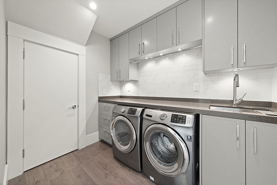 4623 W 4th Avenue Vancouver, BC - 32