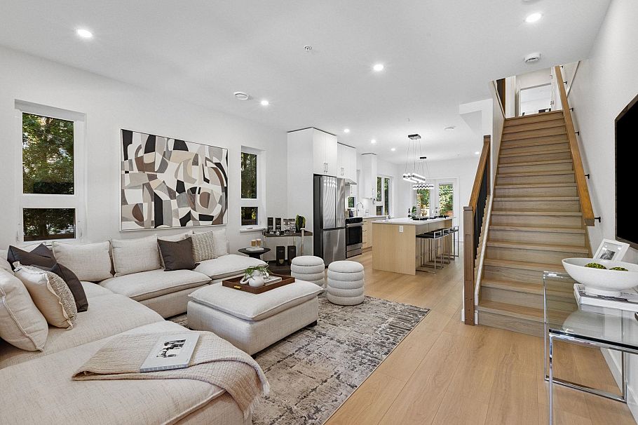 846 St. Denis Avenue North Vancouver, BC - 2