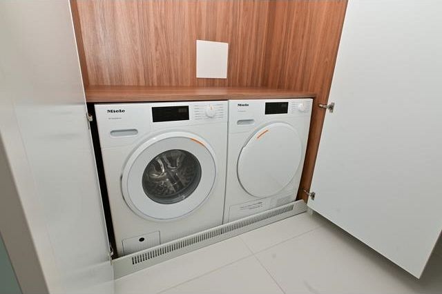 2204 1033 Nelson Street Vancouver, BC - 22