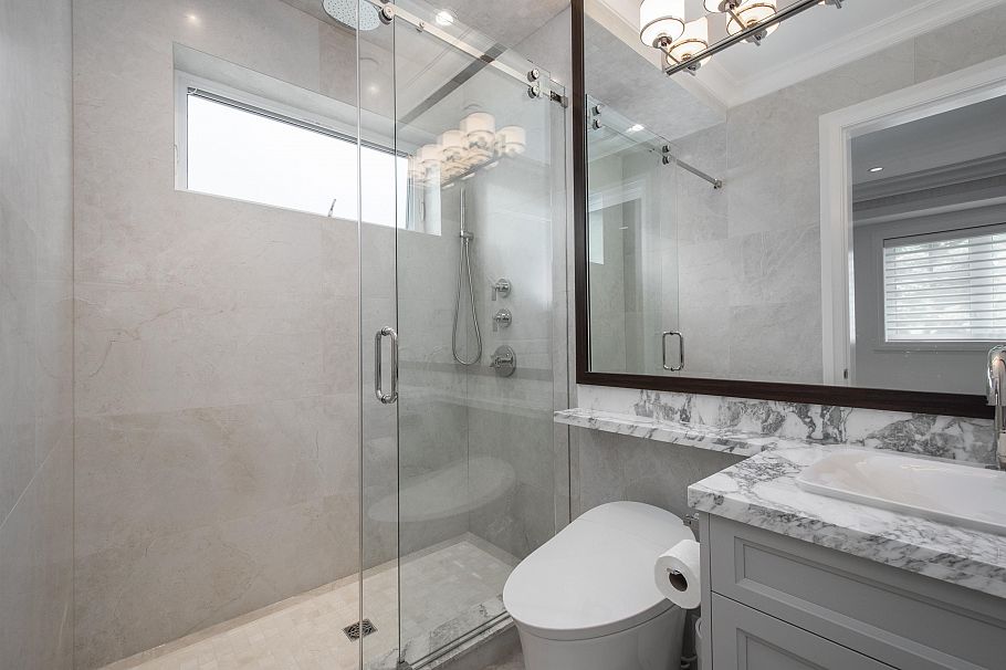 3946 W 30th Avenue Vancouver, BC - 40