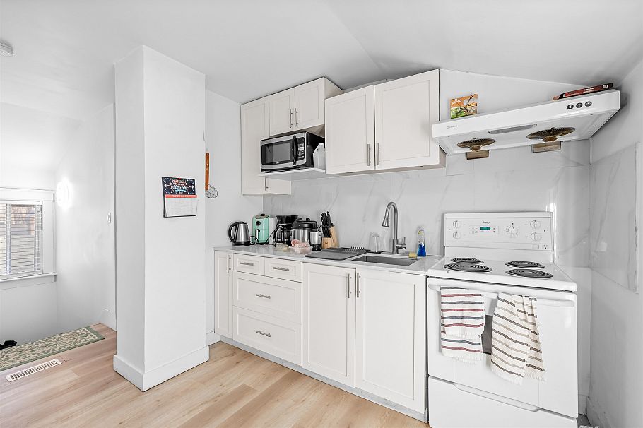 1722 E 41st Avenue Vancouver, BC - 26