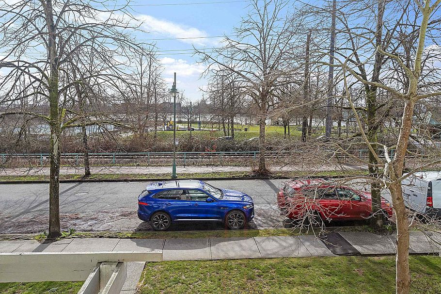 28 2723 E Kent Avenue North Vancouver, BC - 25