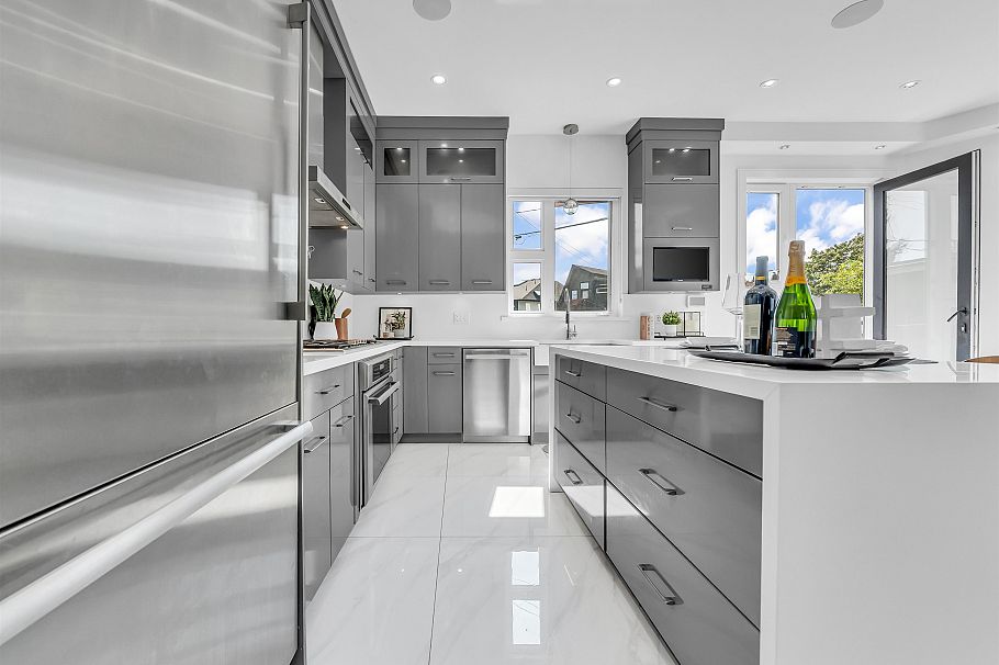 90 W 27th Avenue Vancouver, BC - 8