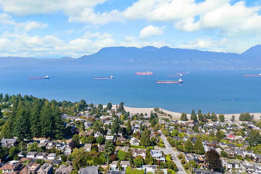 4623 W 4th Avenue Vancouver, BC - 38