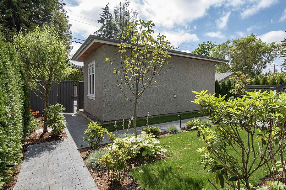 3946 W 30th Avenue Vancouver, BC - 33