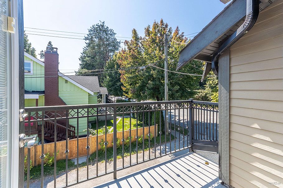 4698 W 11th Avenue Vancouver, BC - 36