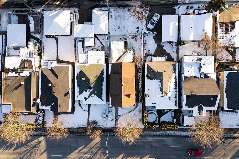 1722 E 41st Avenue Vancouver, BC - 2