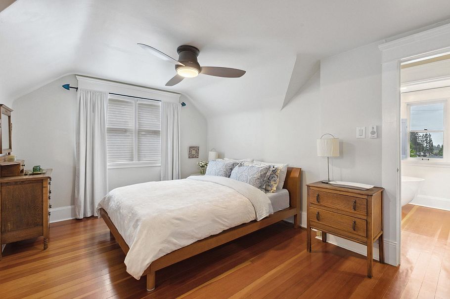 349 E 24th Street North Vancouver, BC - 15