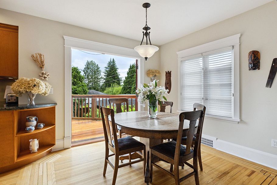 349 E 24th Street North Vancouver, BC - 8