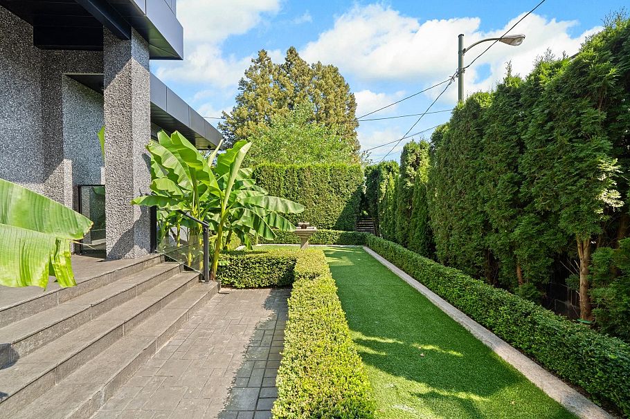 4623 W 4th Avenue Vancouver, BC - 4