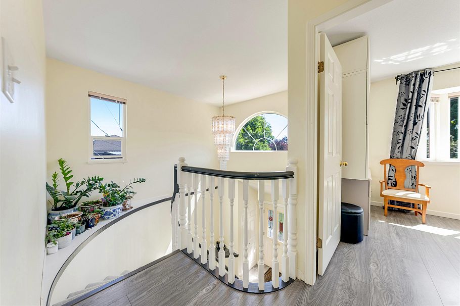 75 E 56th Avenue Vancouver, BC - 10