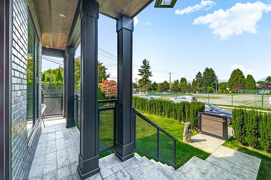 90 W 27th Avenue Vancouver, BC - 30