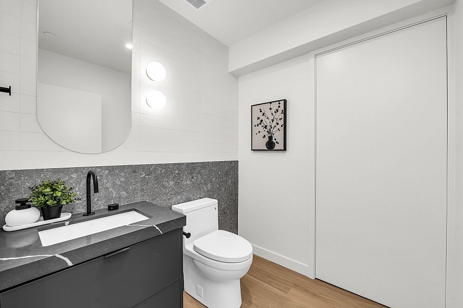 1 1120 E 23rd Avenue Vancouver, BC - 16