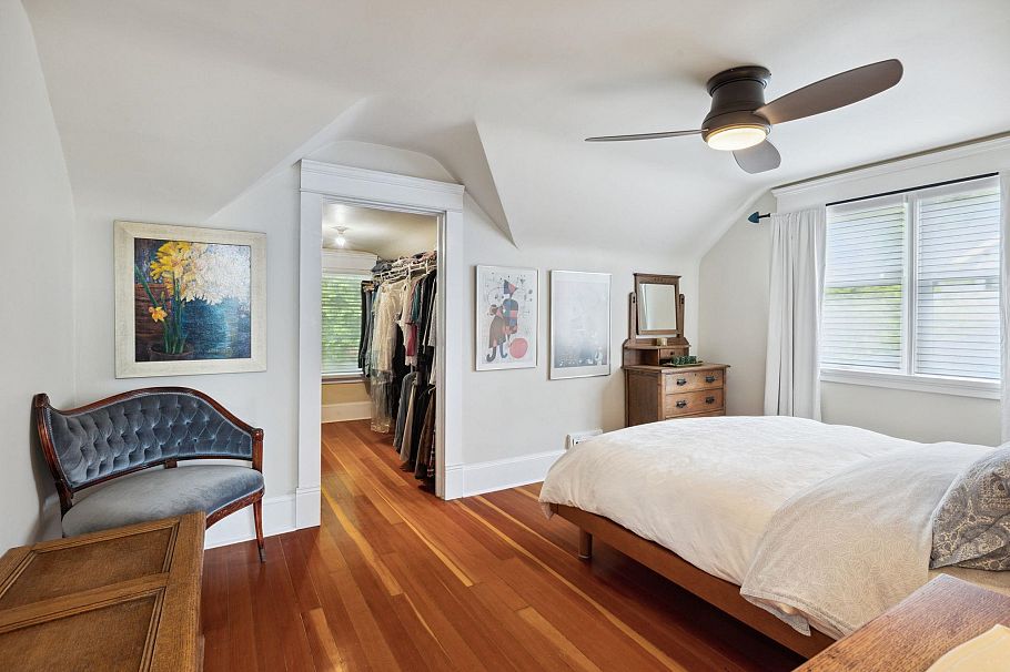 349 E 24th Street North Vancouver, BC - 16