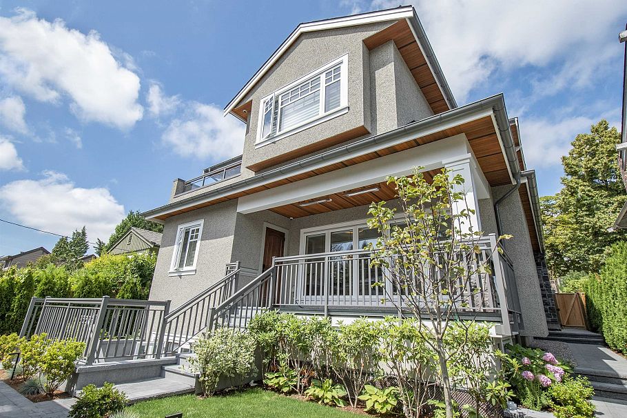 3946 W 30th Avenue Vancouver, BC - 37