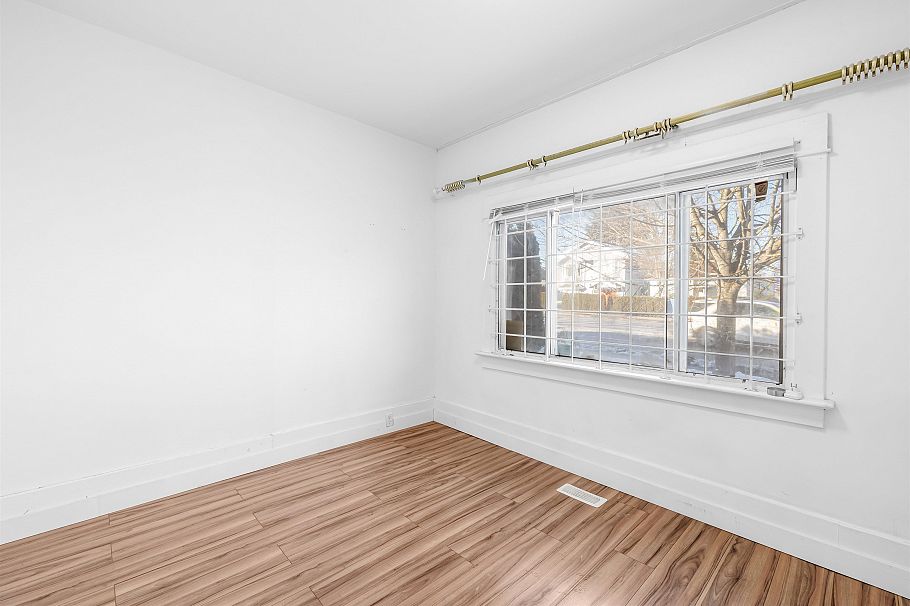 1722 E 41st Avenue Vancouver, BC - 19