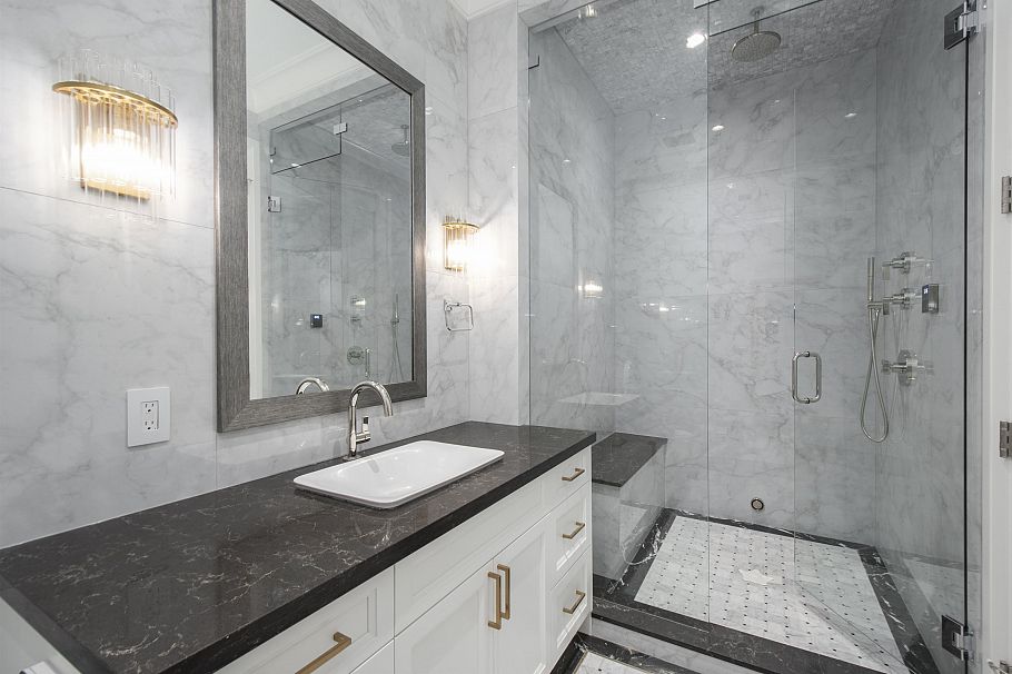 3946 W 30th Avenue Vancouver, BC - 39