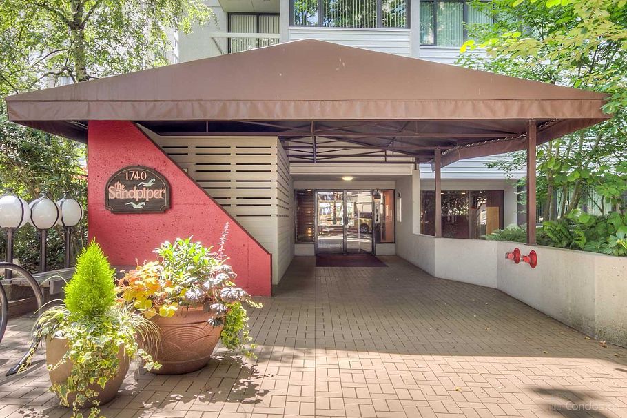 606 1740 Comox Street Vancouver, BC - 25