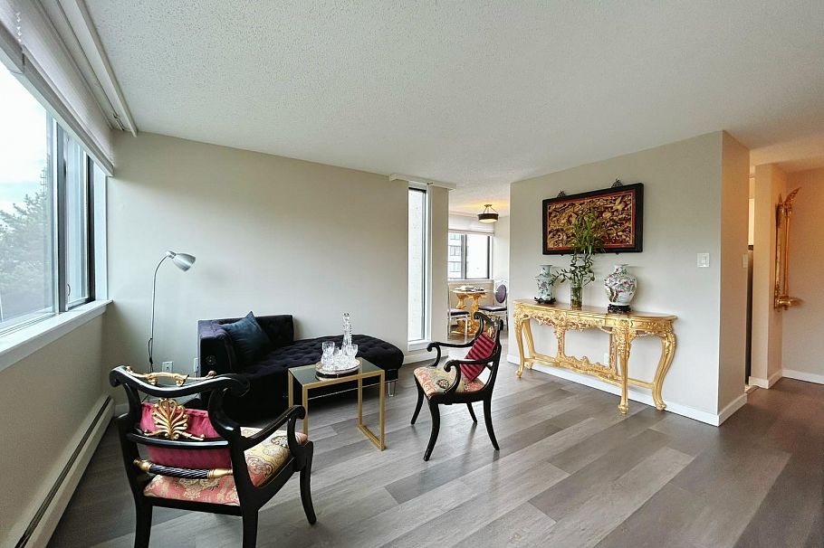 606 1740 Comox Street Vancouver, BC - 4