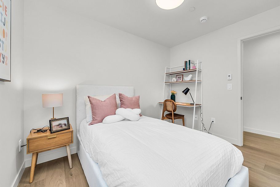 1 1120 E 23rd Avenue Vancouver, BC - 25