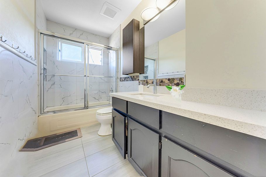 75 E 56th Avenue Vancouver, BC - 21