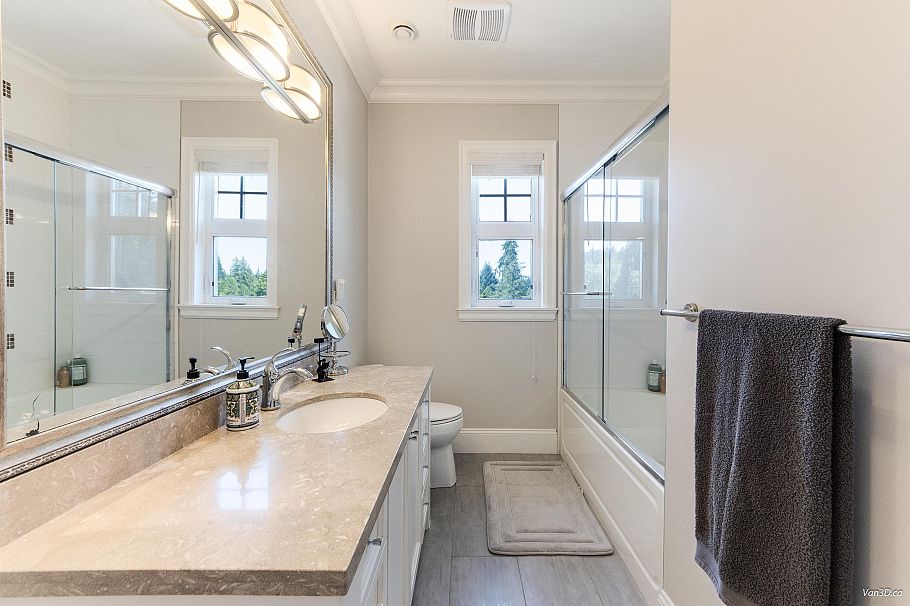 4698 W 11th Avenue Vancouver, BC - 22