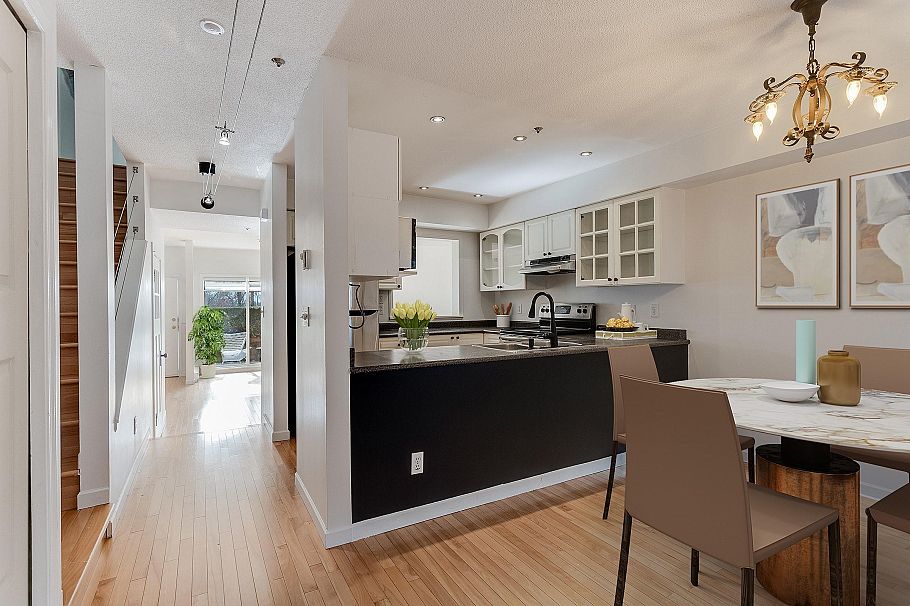 28 2723 E Kent Avenue North Vancouver, BC - 17