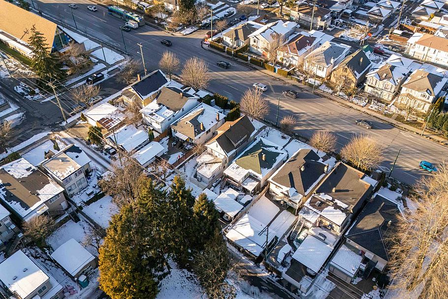 1722 E 41st Avenue Vancouver, BC - 6