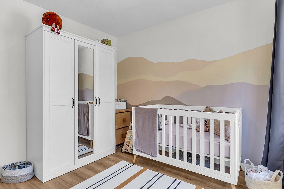 305 1500 Ostler Court North Vancouver, BC - 17