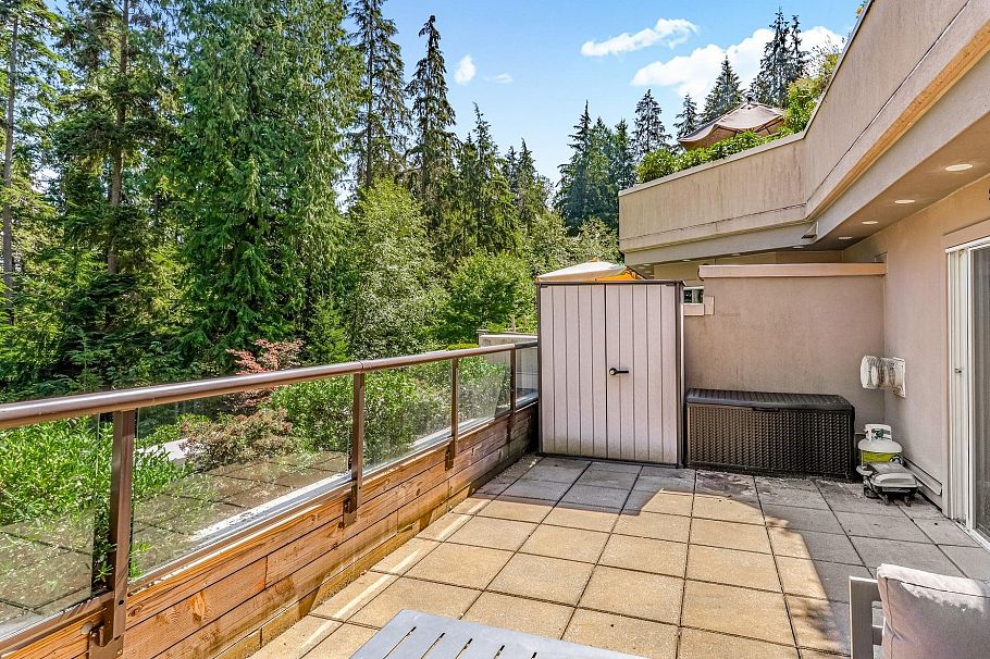 305 1500 Ostler Court North Vancouver, BC - 3