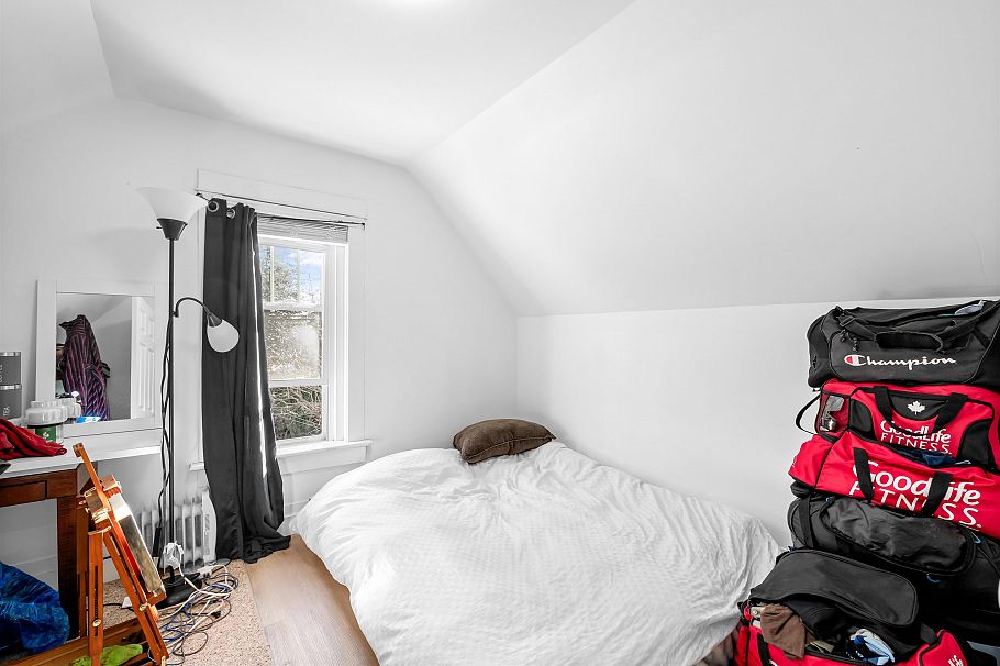 1722 E 41st Avenue Vancouver, BC - 29