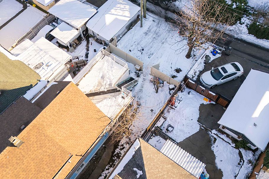 1722 E 41st Avenue Vancouver, BC - 3