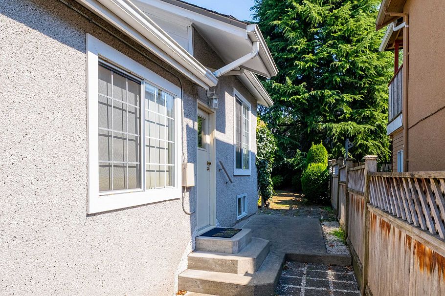 5020 Moss Street Vancouver, BC - 29