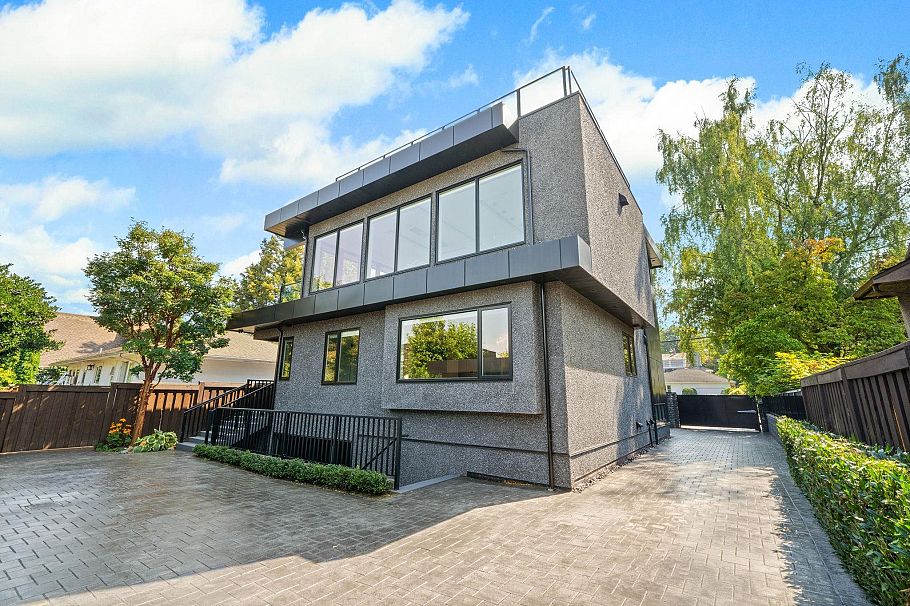 4623 W 4th Avenue Vancouver, BC - 5