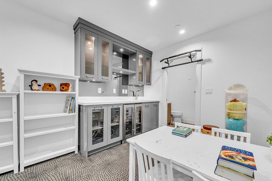 90 W 27th Avenue Vancouver, BC - 35