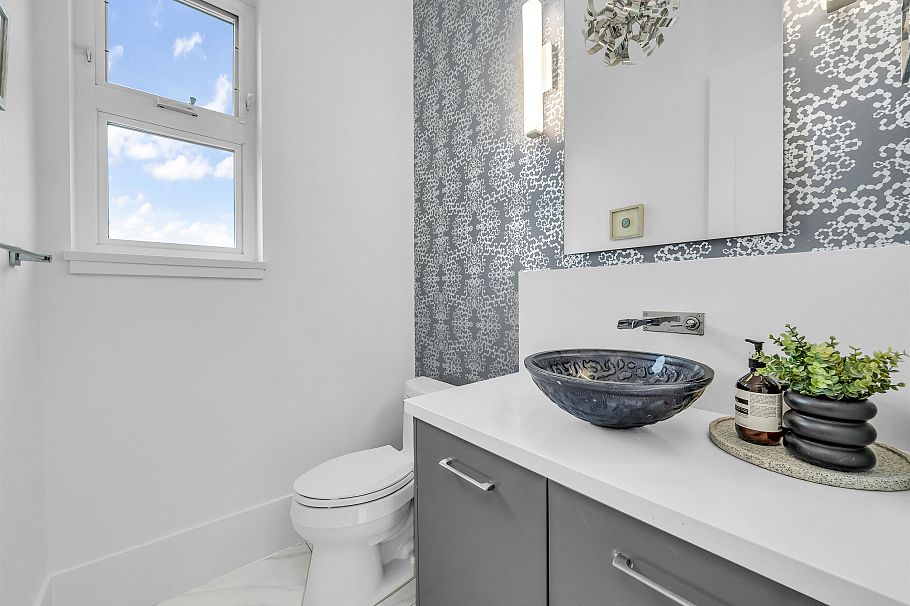 90 W 27th Avenue Vancouver, BC - 14