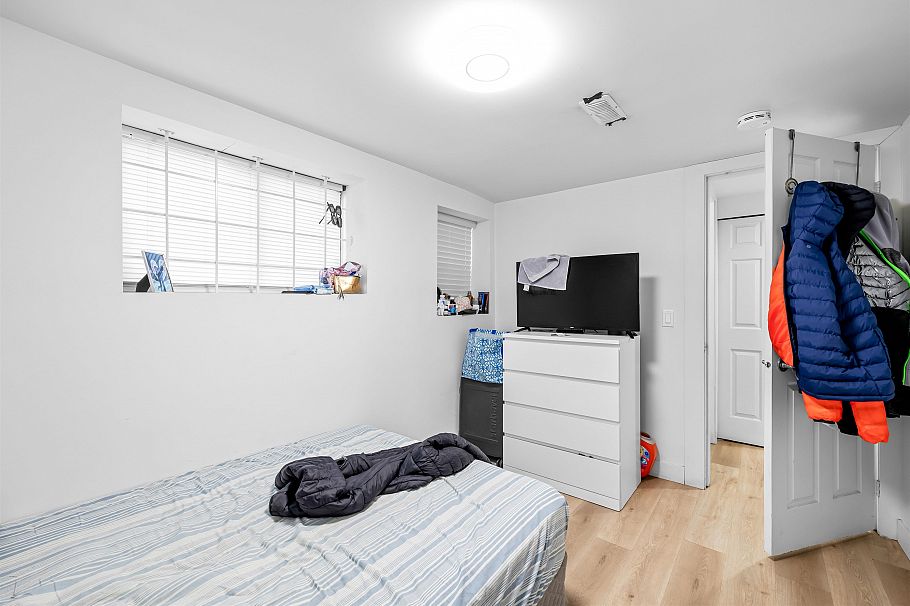 1722 E 41st Avenue Vancouver, BC - 34