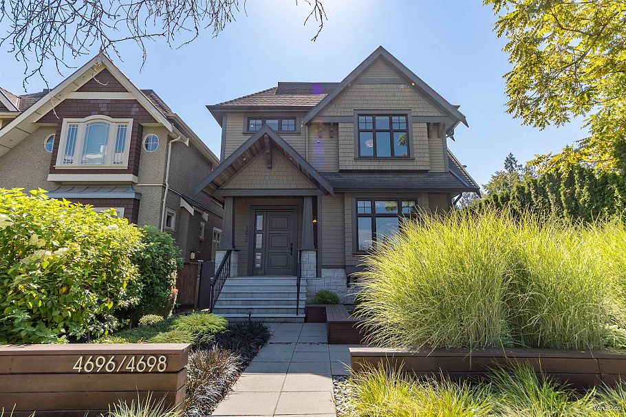 4698 W 11th Avenue Vancouver, BC - 1