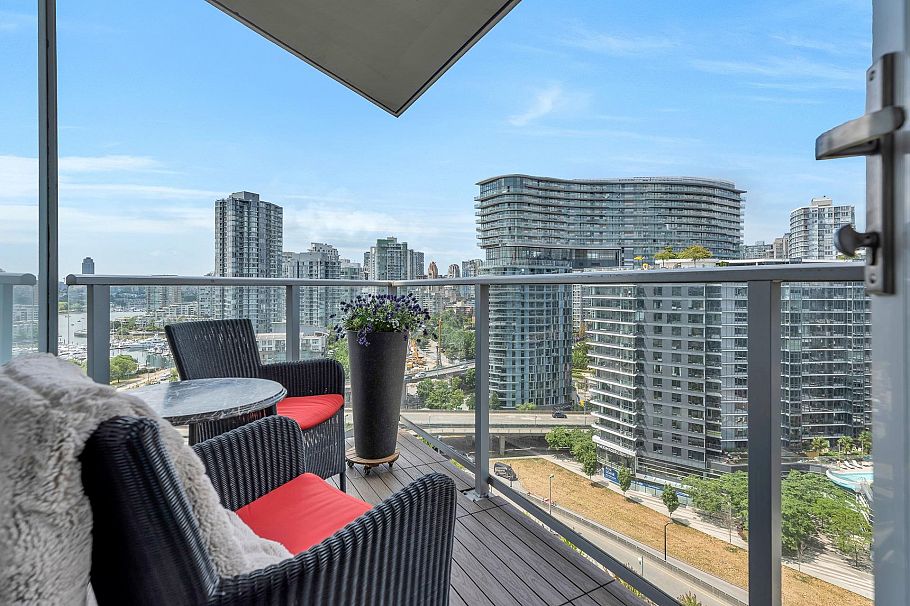 2007 918 Cooperage Way Vancouver, BC - 18