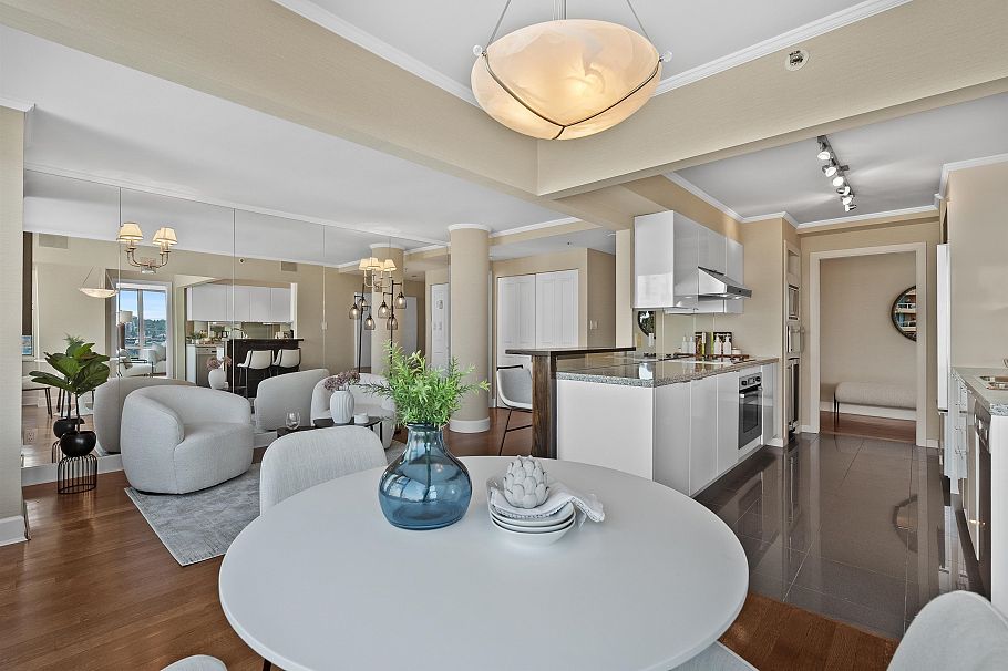 1301 1501 Howe Street Vancouver, BC - 9