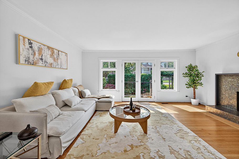 4427 W 7th Avenue Vancouver, BC - 9