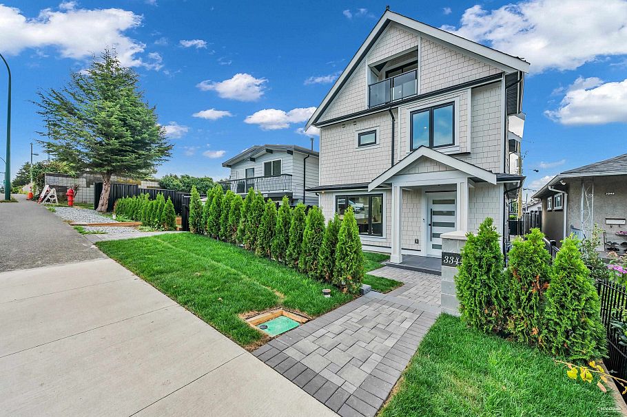 2 3344 Adanac Street Vancouver, BC - 2