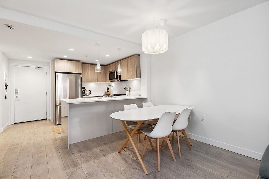 107 128 E 8th Street North Vancouver, BC - 13