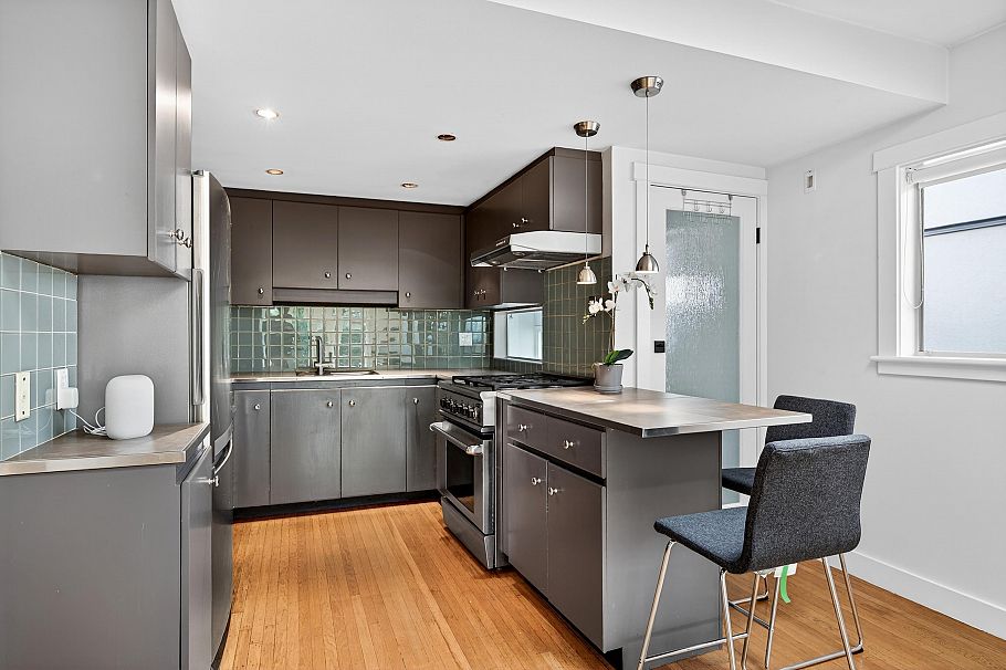 4427 W 7th Avenue Vancouver, BC - 16