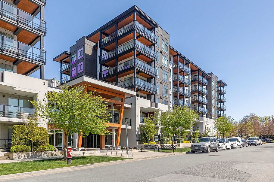 107 128 E 8th Street North Vancouver, BC - 2