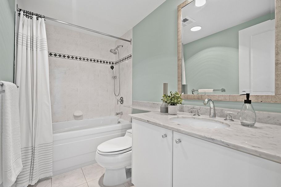 1301 1501 Howe Street Vancouver, BC - 24